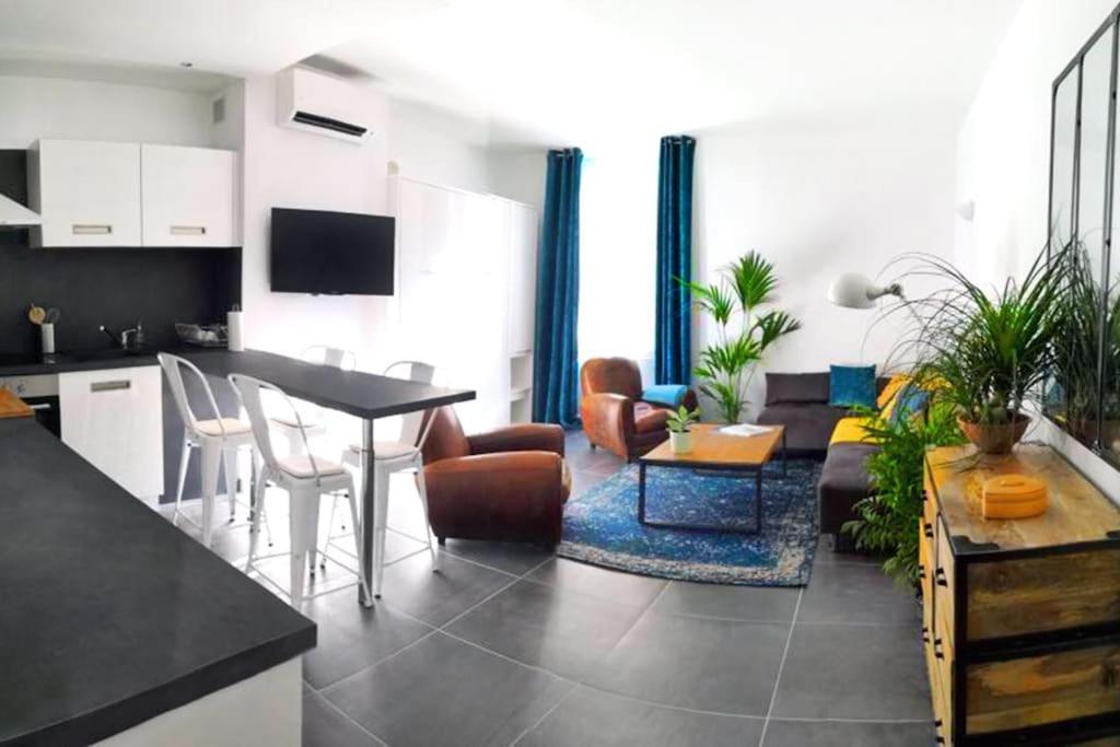Beautifully Bright Apartment In Old Town Saint-Tropez Kültér fotó
